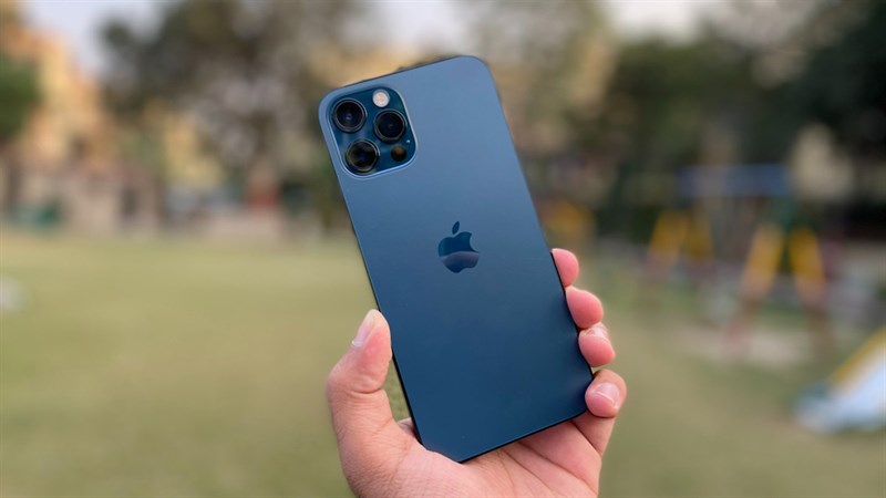 Có nên mua điện thoại iPhone 12 Pro thời điểm này không?