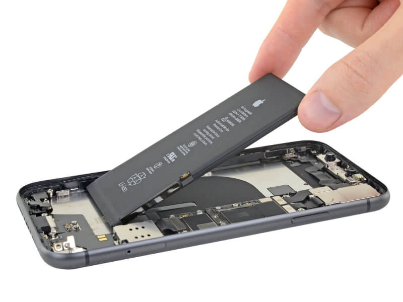 Có nên thay pin Iphone khi sạc bị nóng không?
